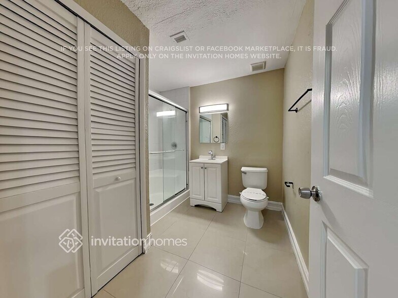 Building Photo - 1747 SW 136th Pl