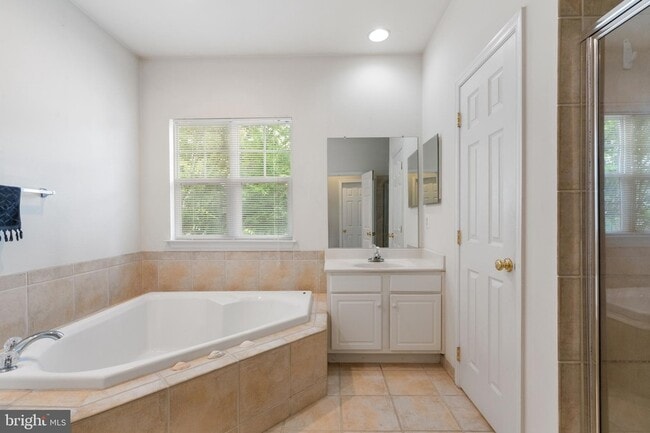 Building Photo - 14348 Sharpshinned Dr