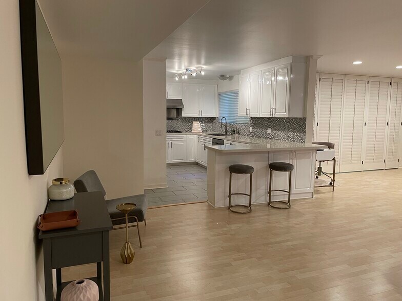 Building Photo - 4240 Fulton Ave