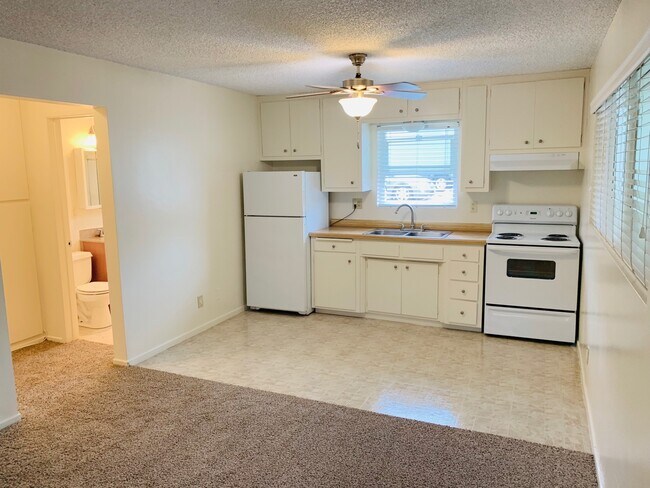 Building Photo - 6681 Berkshire Ter