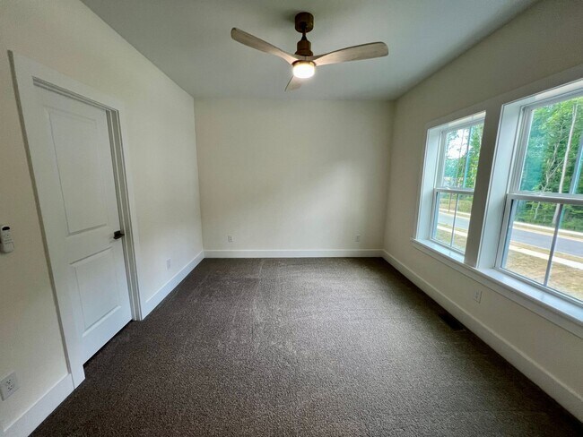Building Photo - 2429 Vetrina Wy