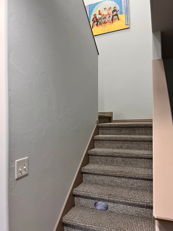 Building Photo - 1110 Sutton Dr