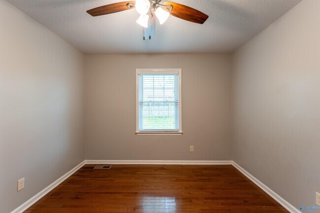 Building Photo - 104 Westminster Way