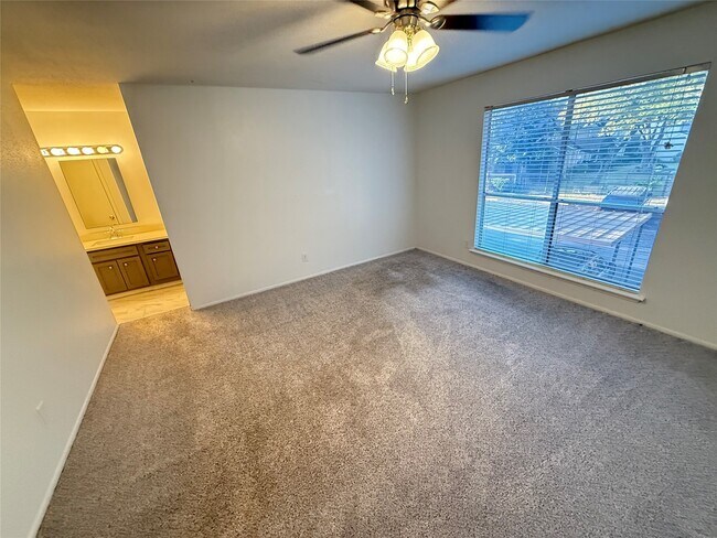 Building Photo - 5005 Georgi Ln