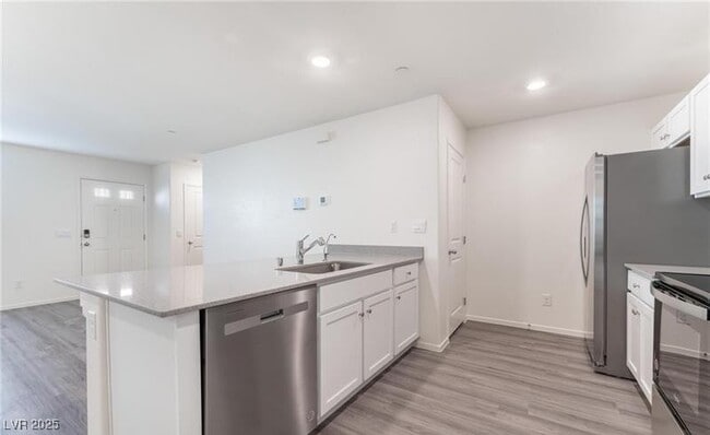 Building Photo - 6956 Honor Hl St