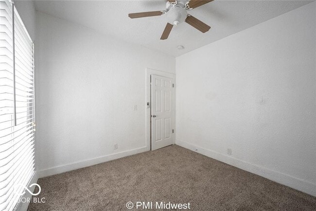 Building Photo - 1433 W 5th St