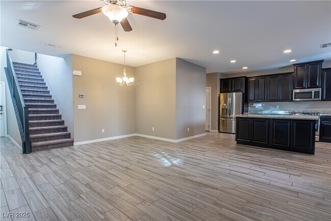 Building Photo - 12382 Loggeta Way