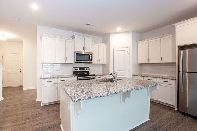 Building Photo - BEAUTIFUL 3 Bedroom Town home Bonterra Village - APRIL 2026