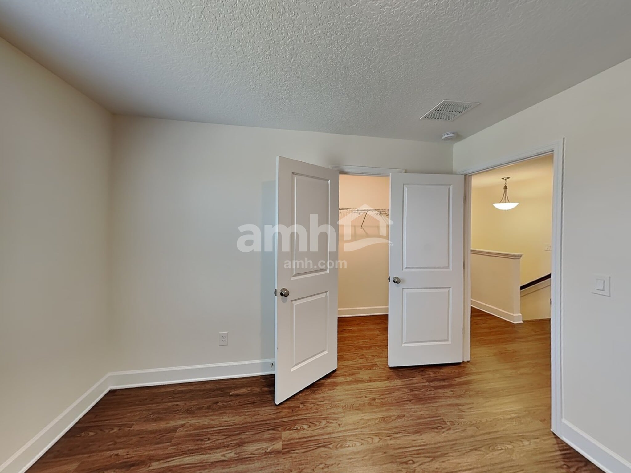 Building Photo - 302 Crestrun Loop