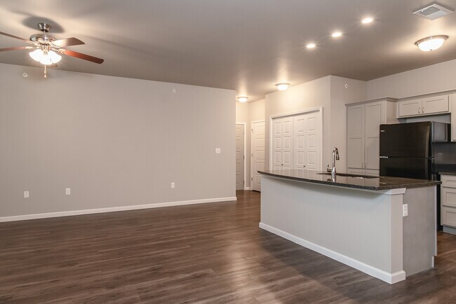 Kitchen & Dining Area - Coryell Commons