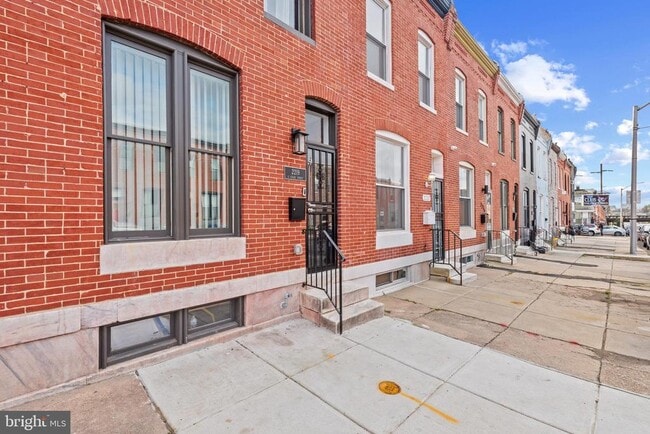 Building Photo - 2219 E Chase St