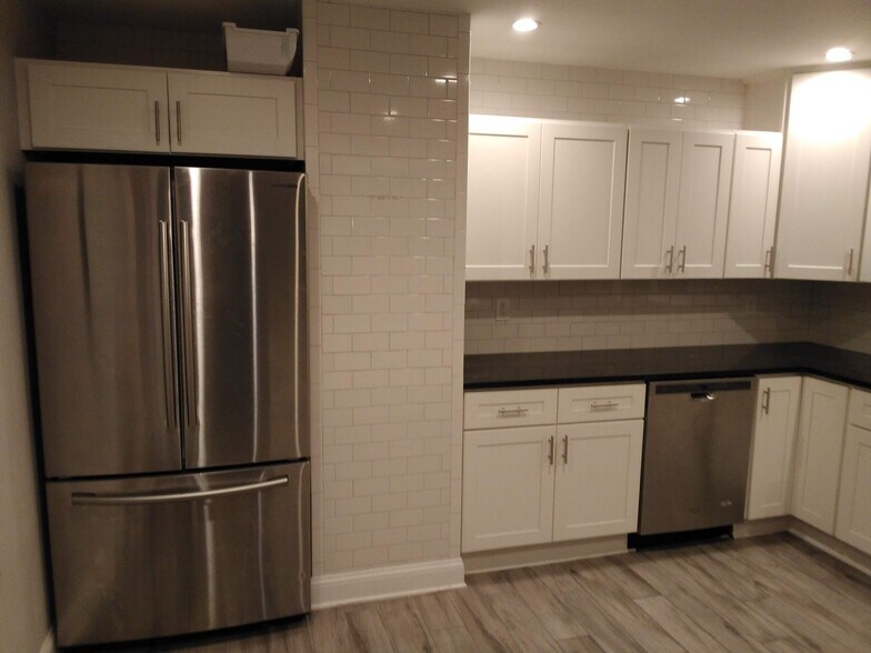 Kitchen - 46 W Parkwood St