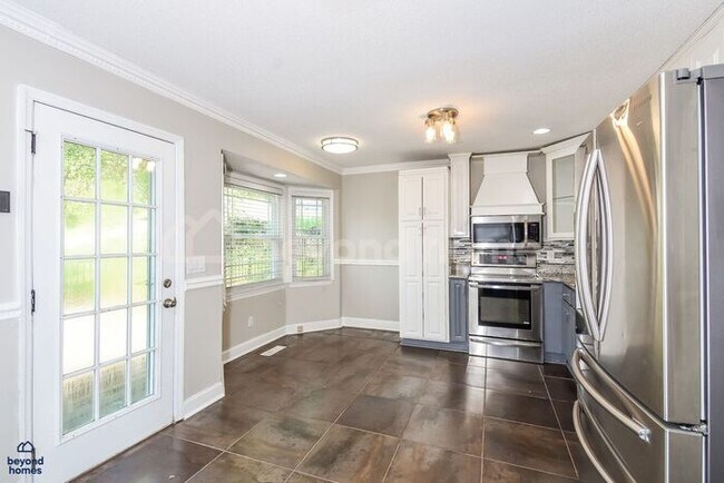 Building Photo - Beautiful 3-Bed 2.5-Bath + Bonus Room Home - Minutes from Downtown Chattanooga!