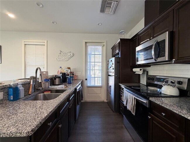 Building Photo - 717 NW 10th St