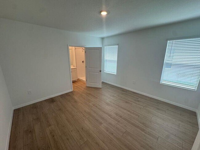 Building Photo - 32382 Weathered Oak Dr