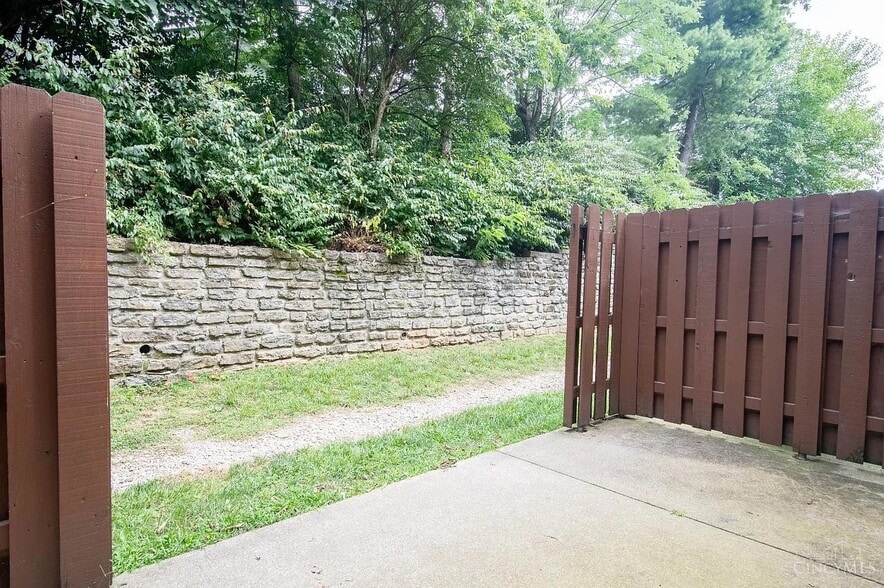 Building Photo - 9767 Bunker Hill Ln