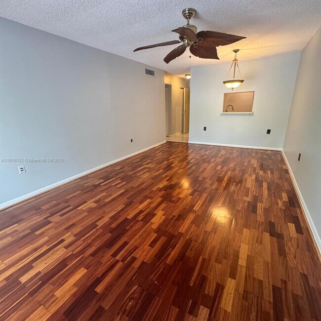 Building Photo - 12035 NE 2nd Ave