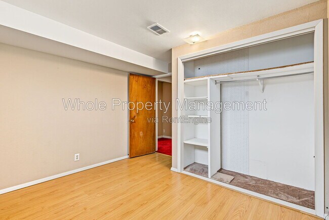 Building Photo - 1406 E 108th Pl