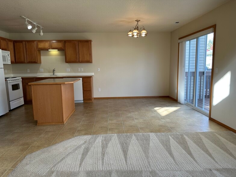 Building Photo - 1374 Kaleigh Ct