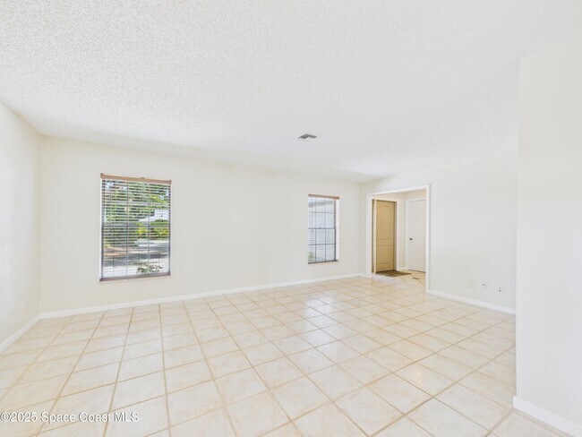 Building Photo - 2265 44th Ave