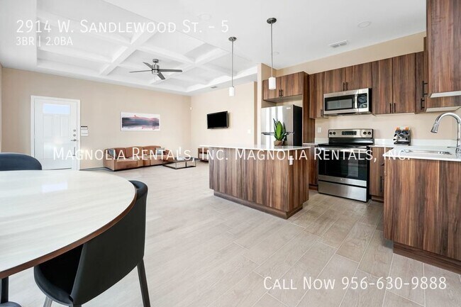 Building Photo - 2914 W Sandlewood St