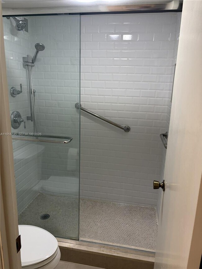 Building Photo - 625 Biltmore Way