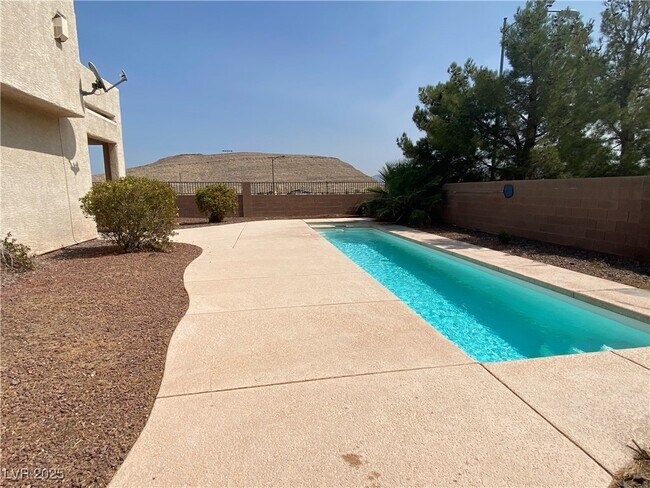 Building Photo - 11294 Star Lily St