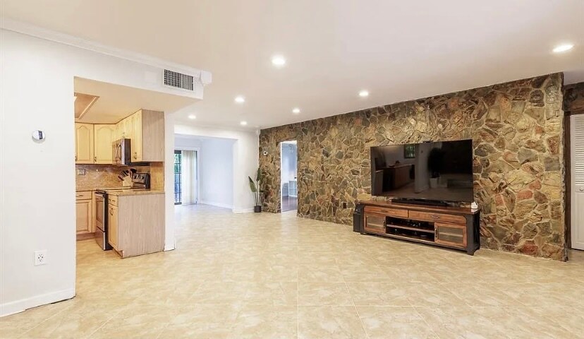 Building Photo - 9081 SW 55th Ct