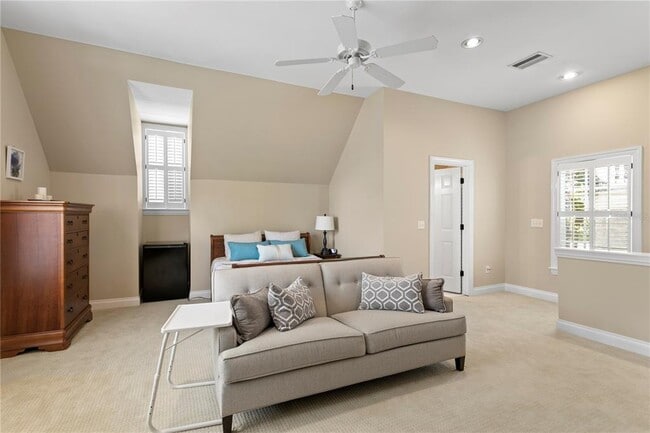 Building Photo - 98 Baltic Cir
