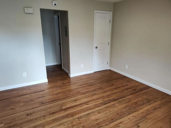 Building Photo - 1435 Otis St