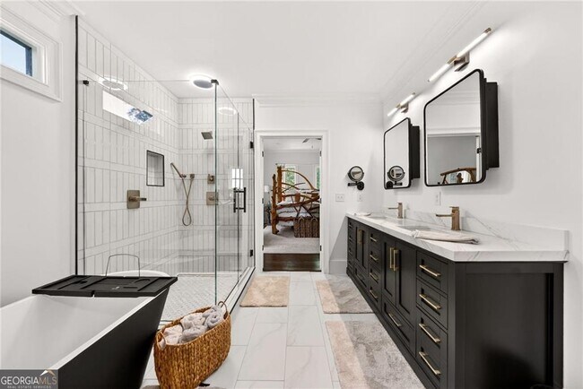 Building Photo - 3669 Cochise Dr SE