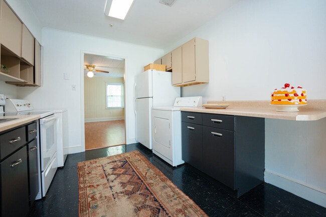 Building Photo - 3159 Wilcox Ave