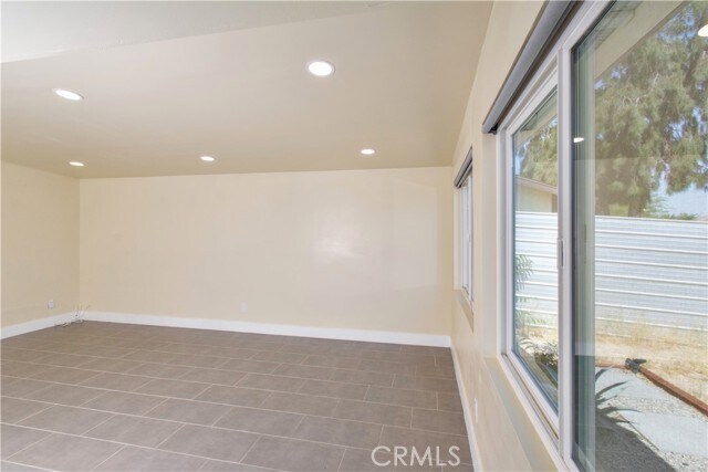 Building Photo - 61495 La Jolla Dr