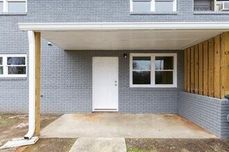 Building Photo - 2 bed 1 bath near downtown Seneca