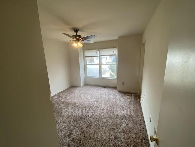 Building Photo - 227 Bend Farm Rd