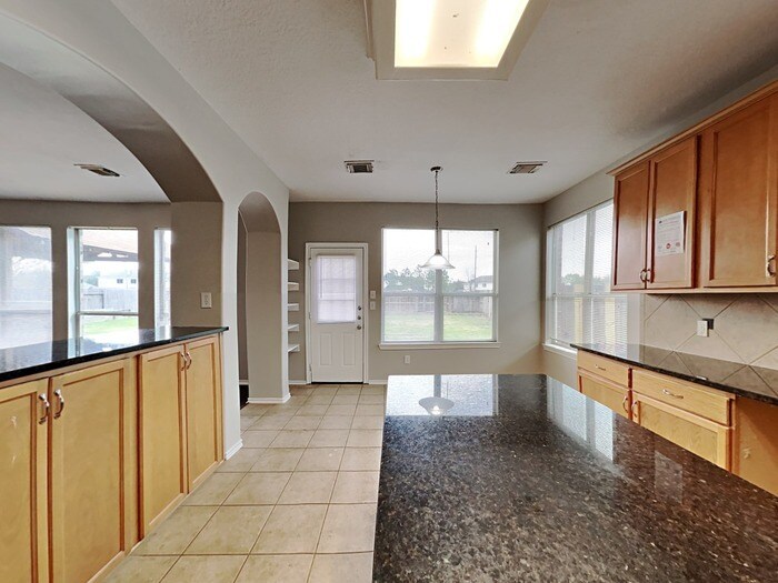 Building Photo - 24914 Mason Trail Dr