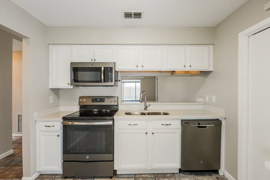 Building Photo - 1717 Cinnabar Ct