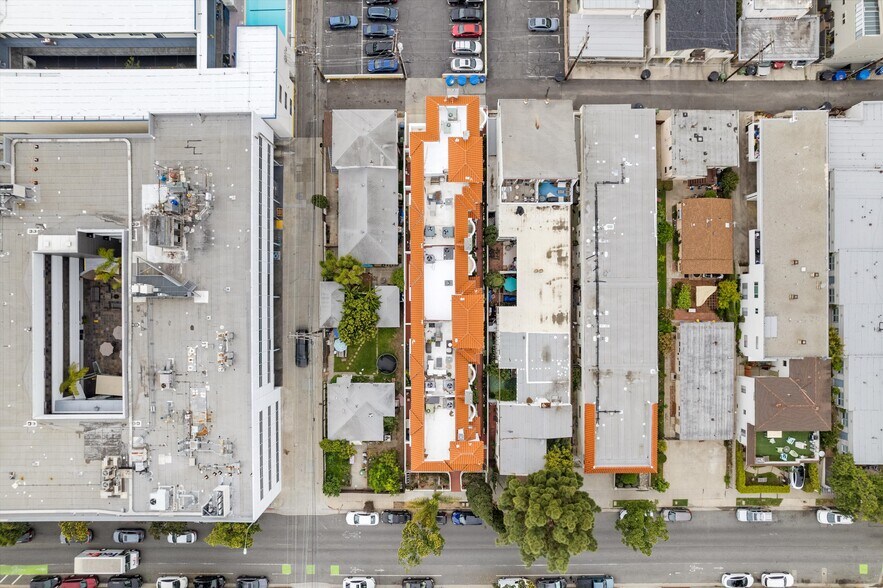 Building Photo - 1338 Yale St