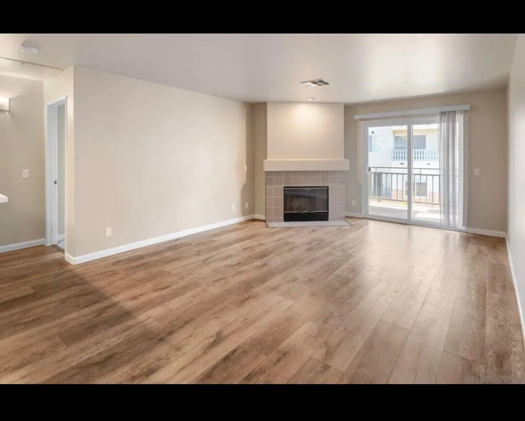 Building Photo - 580 Camino De La Reina