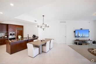 Building Photo - 2 br, 3 bath Condo - 15901 Collins Ave Apt...