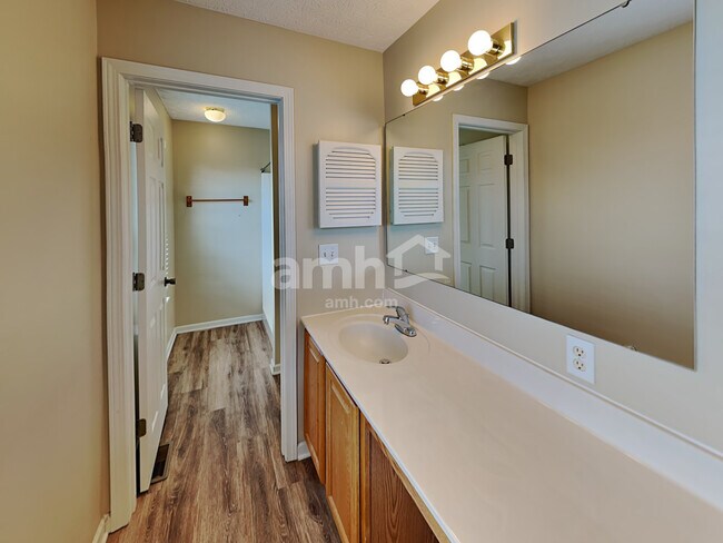 Building Photo - 5676 Canal Bridge Dr