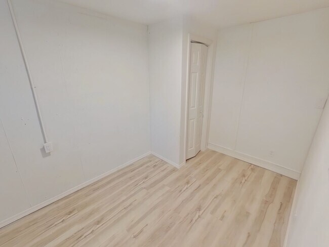 Building Photo - Remodeled 5BR Wichita Home for Rent - Pet Friendly!