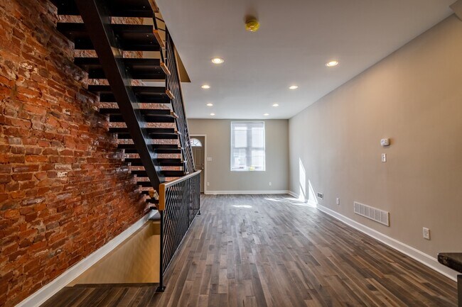 Building Photo - ???Newly Updated, MODERN 2 Bedroom in booming Brewerytown