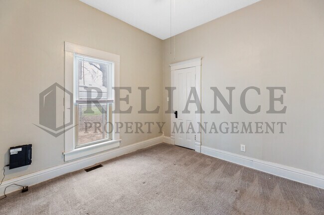 Building Photo - 215 S Kansas St