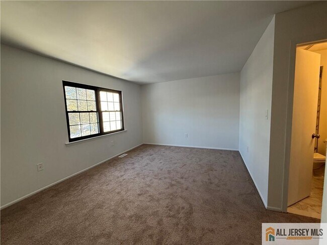 Building Photo - 123 Aspen Dr