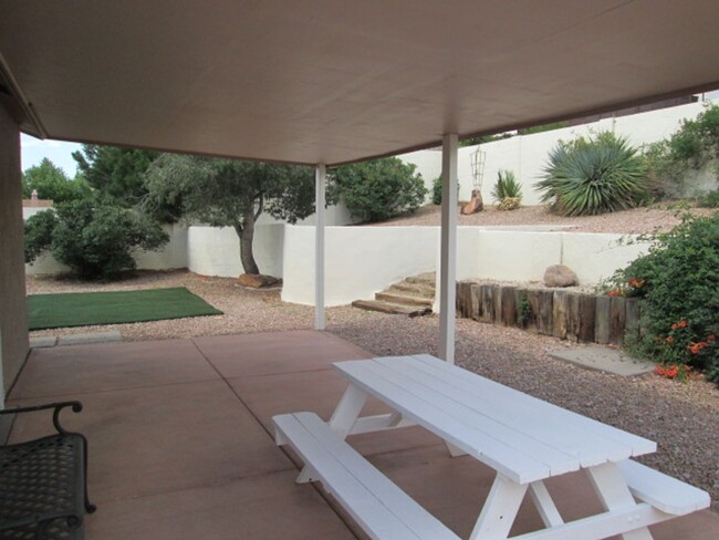 Building Photo - Four Beds in the Foothills