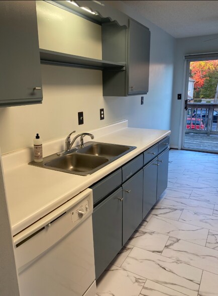 Building Photo - 5017 Gatehouse Way