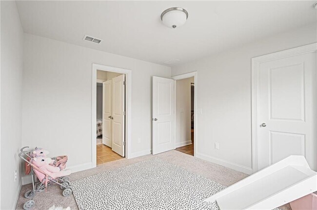 Building Photo - 5394 Pebblebrook Ln SE