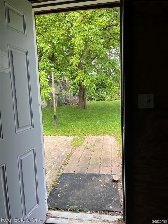 Building Photo - 10053 Royal Grand Ave