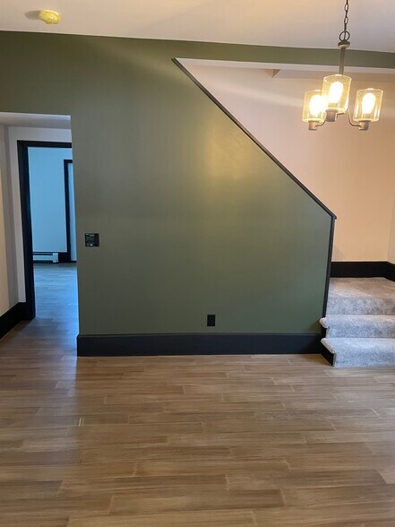 Building Photo - 824 Russell Ave N